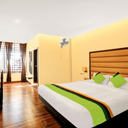 Treebo Doha King Hotel มาดิเครี ภายนอก รูปภาพ