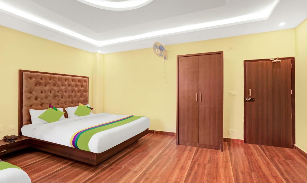 Treebo Doha King Hotel มาดิเครี ภายนอก รูปภาพ