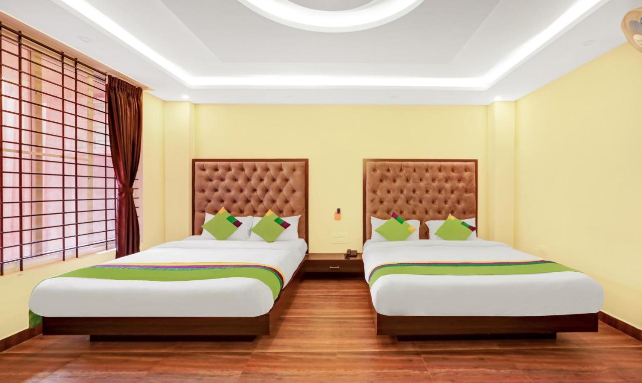 Treebo Doha King Hotel มาดิเครี ภายนอก รูปภาพ
