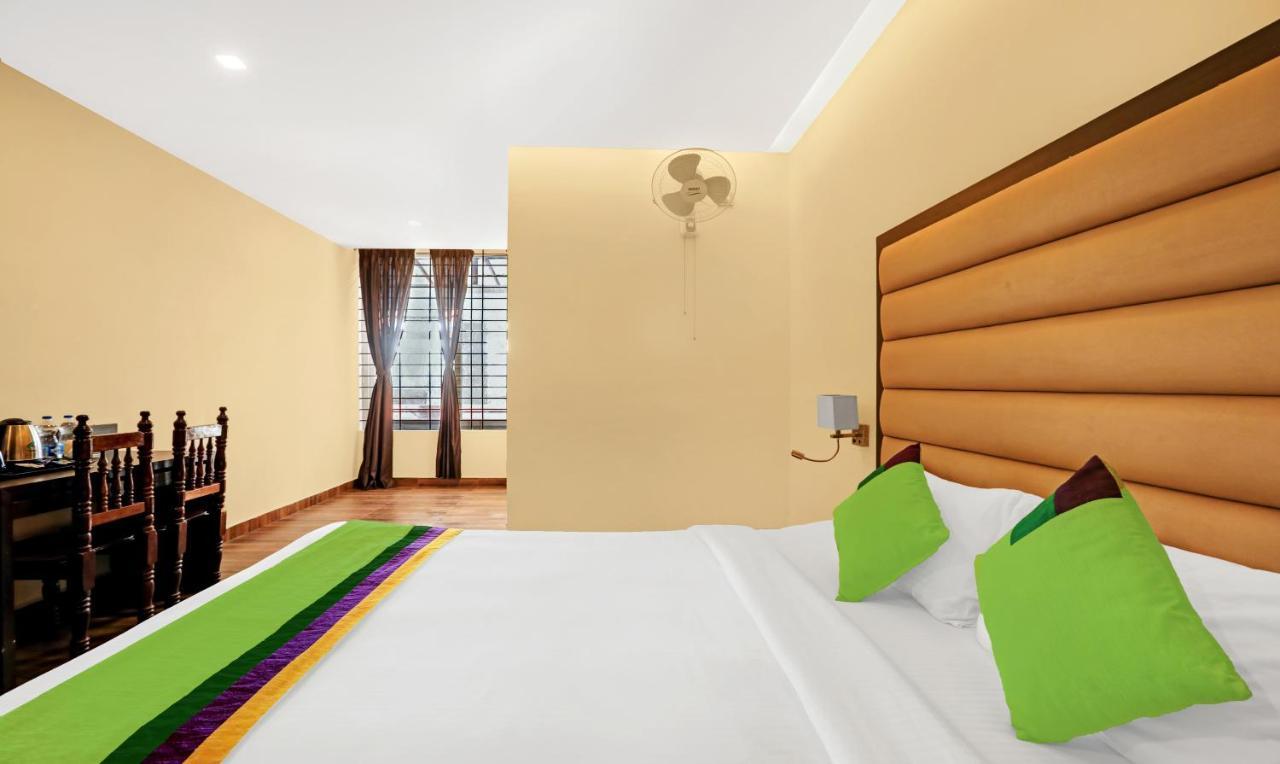 Treebo Doha King Hotel มาดิเครี ภายนอก รูปภาพ